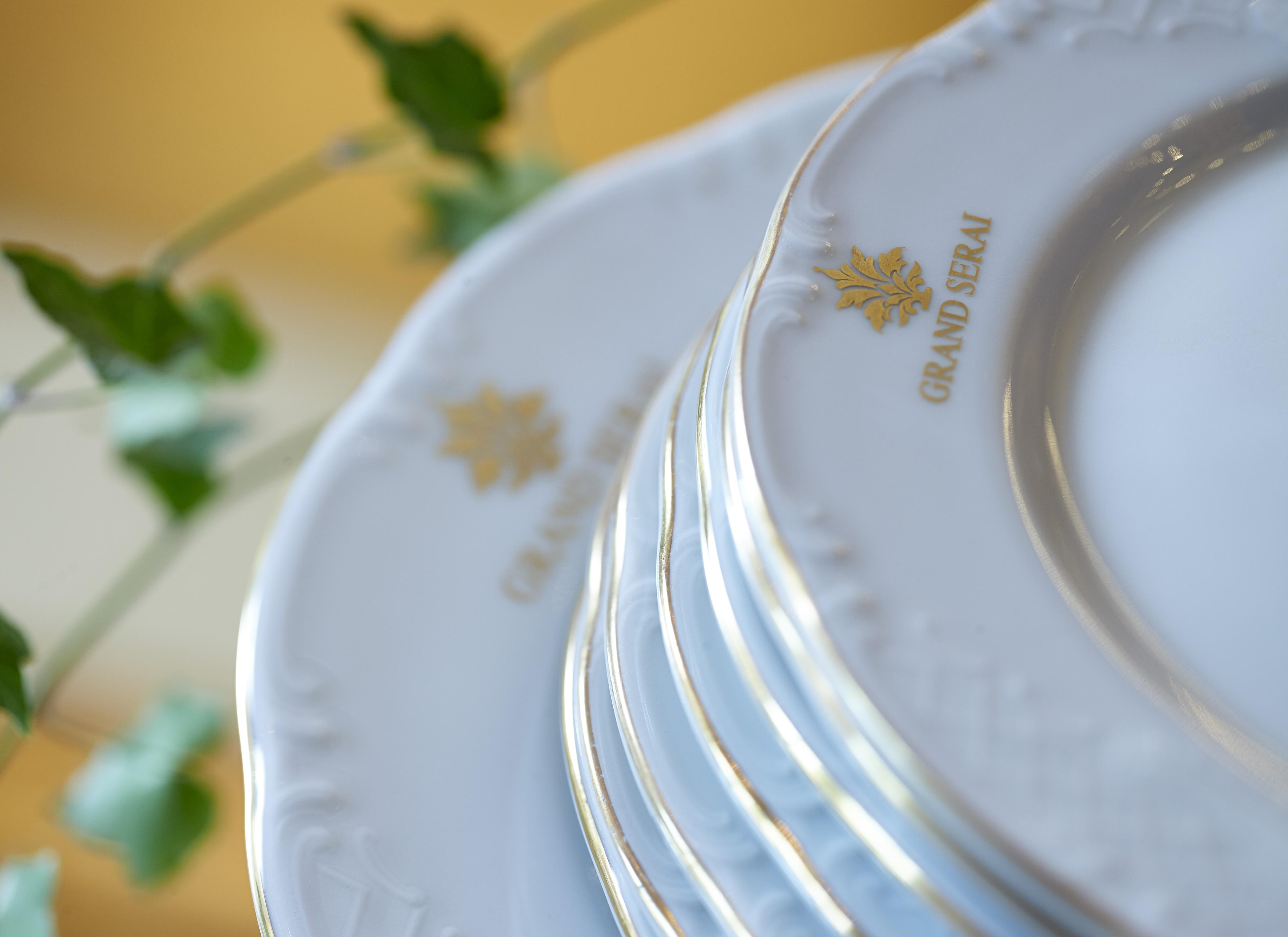 豪华土耳其宫殿会议酒店及Spa 约阿尼纳 外观 照片 Dinnerware