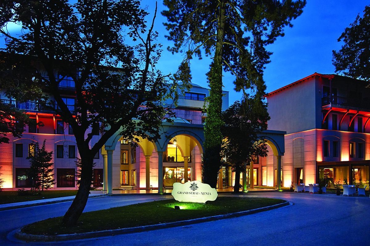豪华土耳其宫殿会议酒店及Spa 约阿尼纳 外观 照片 Entrance of the hotel