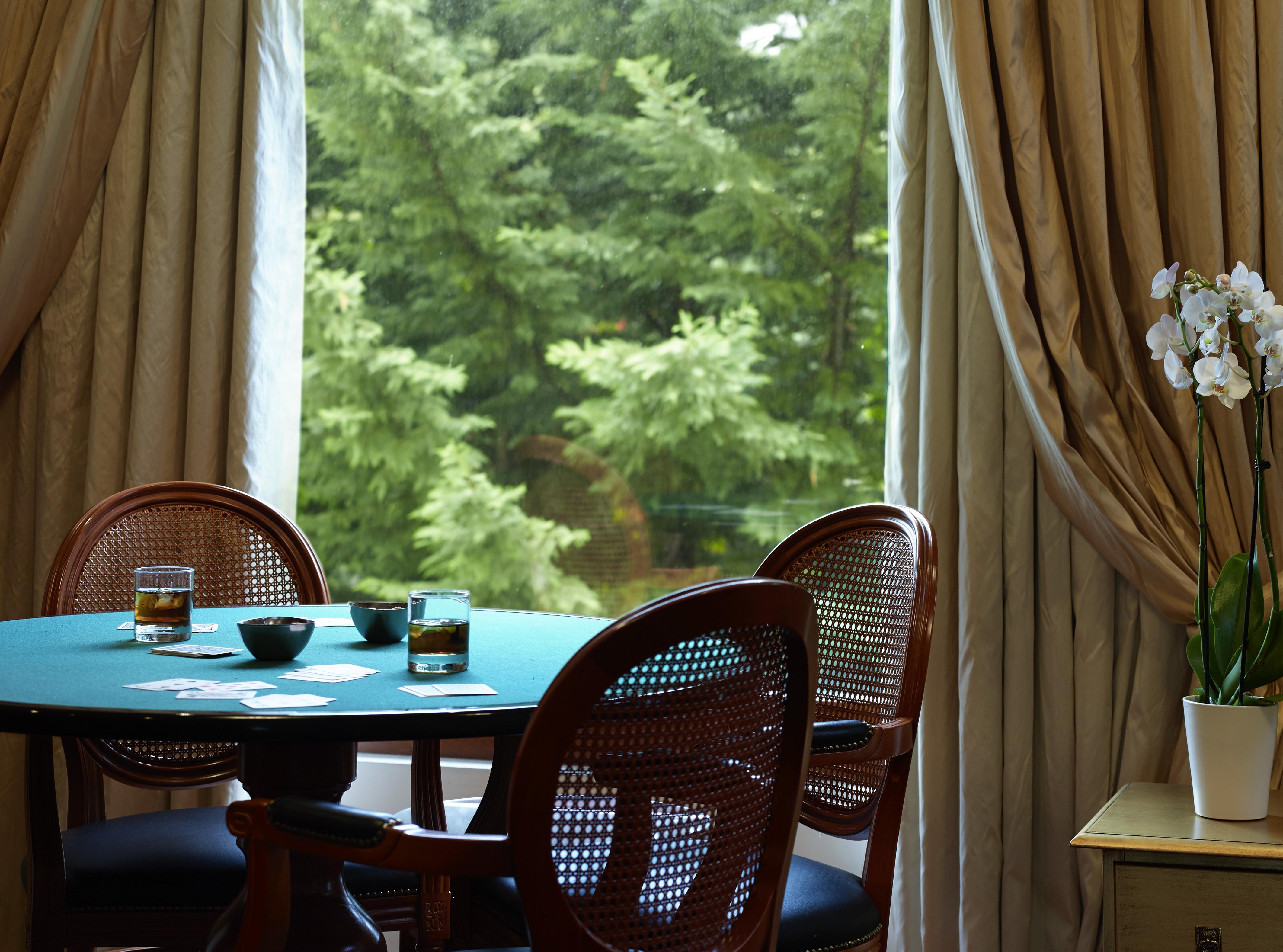豪华土耳其宫殿会议酒店及Spa 约阿尼纳 外观 照片 A view of the garden from the hotel